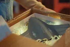 轰20终现真身？空军宣传片隐形机模型成焦点，无尾布局很显眼图片