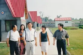 任正非花40亿做咨询，IBM顾问刚来就吐槽：华为的厕所就一个洞图片