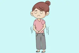 来月经时为什么会排出像肉一样的血块？正常吗？图片