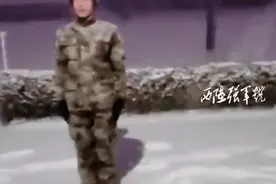 南方人羡慕哭了：北方人打雪仗，是要带医保卡的那种？图片