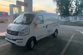 国六长安v3面包型冷藏车，是面包型冷藏车中最小最便宜的一款图片