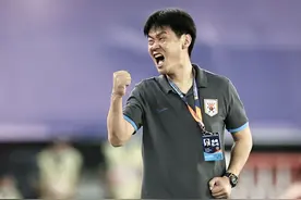 时事球是 | 马路上见，李教授！怨只怨人在风中，聚散都不由我图片