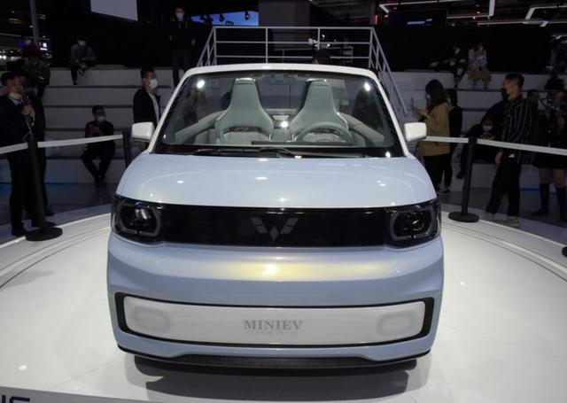 网红果然更懂网红的套路，MINI EV推出敞篷版，史上最便宜的敞篷