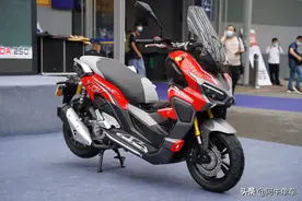 摩博会 | 龙嘉 ADV 300i 正式亮相，帅气的跨界踏板图片