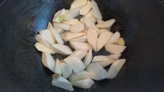 这菜是古代的贡品，如今人人都能吃，含有氨基酸，最适合立秋后吃