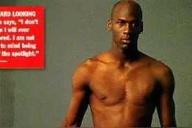 5点看乔丹的身体天赋：大手把南瓜“粘”手上，肌肉比对手粗一圈图片