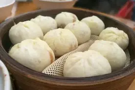 蒸包子馒头，发面别只放酵母，多放“2样”，洁白膨松，香软筋道图片