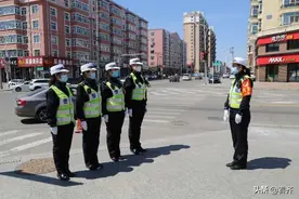齐齐哈尔市龙江县：女警妈妈的战“疫”坚守图片