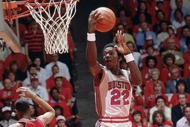 “滑翔机”跌宕起伏的NBA飞行轨迹图片