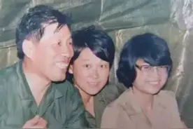 1986年，刘亚玲赴老山前线4年救治 170 余人，退役后过得如何图片