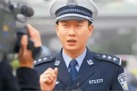 9.5，全程笑到锤塌床，这部国产沙雕太野了图片