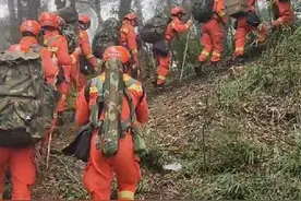 哀牢山遇难地质专家被发现，其中一人脸上微笑很奇怪，蹊跷在这图片