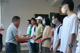 金秋助学｜名佑（福建）食品有限公司第三届“金秋助学”活动图片