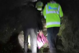 杭州一快递公司没收手机团建越野，一场暴雨18人被困深山，其中6人失联图片