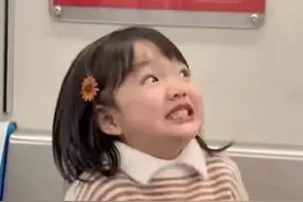 表情包：今天的狗粮好丰盛图片