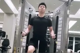 何超莲晒窦骁健身照，对比和吴克群在一起的4年，她这次找对了人图片