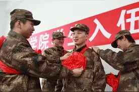 大学生在校期间当兵，和毕业后入伍待遇差距明显，了解清楚再决定图片