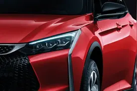 大不奕样的精彩，尽在《狂浪》车灯秀图片