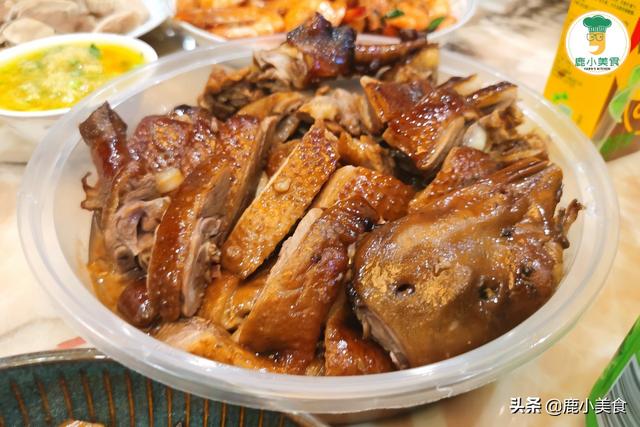 花胶炆蚝豉 花胶蚝豉鸡汤