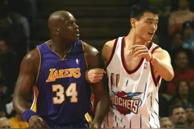 奥尼尔生涯累计扣篮2626次，霍华德2910次，那姚明呢？意想不到啊图片