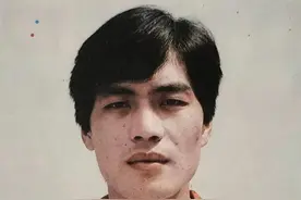他曾是上海队的中场核心，却因为一缺点始终难成国足主力，秦国荣图片