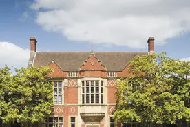 可获英国雷丁大学、澳门科技大学双学士学位的博雅学院图片