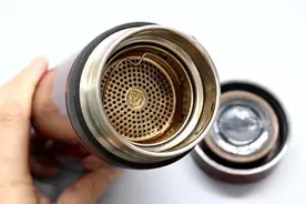 不管杯子多深多脏，不用一滴洗涤剂，细菌茶垢洗干净，省钱又简单图片