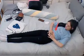 有种邋遢叫产后的赵丽颖，床上杂乱似垃圾堆，网友：当妈不易图片