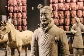 秦始皇兵马俑是用活人烧制？兵马俑破裂后，揭开千年谜团图片