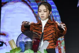 邓紫棋林宥嘉分手原因曝光，女方哽咽回忆旧爱：一直觉得还有希望图片