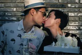 袁弘晒照庆结婚5周年，张歆艺剪短发后超帅，夫妻同框似“兄弟”图片