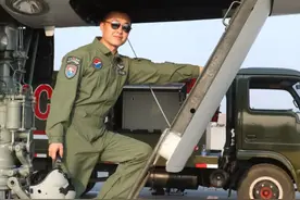 中国空军真厉害：美军30万的登机梯，我们30块就搞定了图片