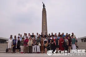 40余位铁道游击队家属参观游击队纪念馆图片