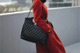 皮肤偏黄的女人，穿衣建议选择这5种颜色，显白显气质图片