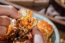 隔夜蟹、死螃蟹为何不能吃？男子吃隔夜蟹患上脑膜炎，关于螃蟹的正确吃法有两点要强调图片