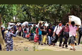 一直被印度压制的尼泊尔，突然强硬向印度边境增兵图片