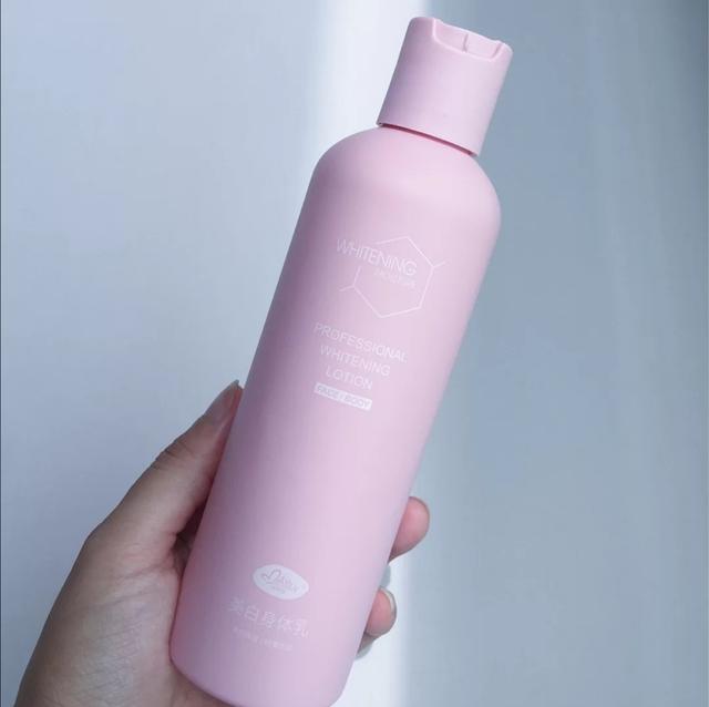 身体啫喱膏身体乳先涂哪个