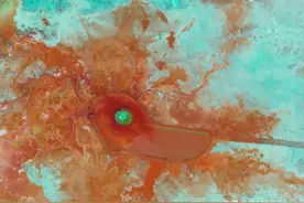 爆红已久的大西北，航拍恶魔之眼震撼人心，摄影师深入无人区竟发现意外之美…图片