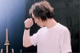 大仙解说XYG比赛，秀豆核爆流马可瞬秒4人，大仙：豆子把我看愣了图片