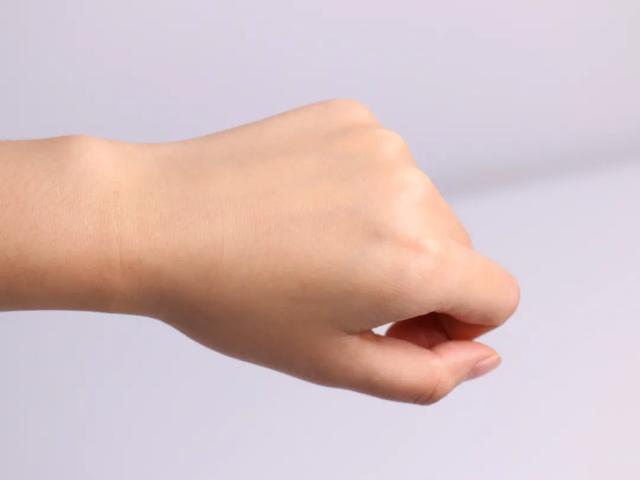 用了身体乳身体长红色痘痘