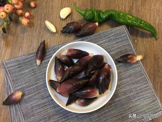它在农村是个宝，在城市却鲜少见到，秋食正当令，和辣椒炒最味美