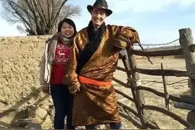 别扯拉姆，都是“疯狂愚蠢的爱”，文青记者与白马姐姐没啥不同图片