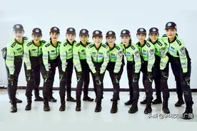 巾帼特警变身马路天使 三朵武汉“警花”别样红图片