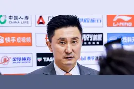 CBA再现“换苏伟”口号，此梗从何而来？以此为例球迷应有底线图片