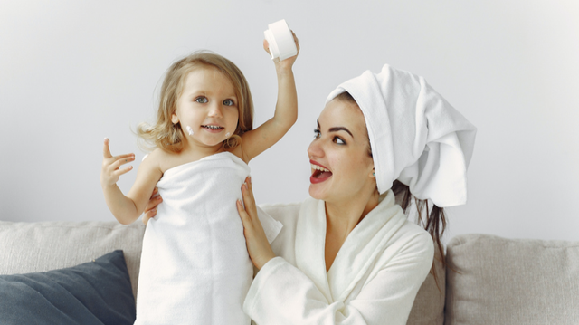 宝宝发烧出汗后可以擦身体乳吗