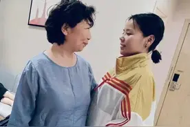 “错换人生”熊磊陪杜新枝过节场面温馨：人生如戏，全靠演技图片