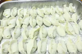 煮饺子时：盖盖煮还是不盖盖煮？区别老大了，难怪饺子老破皮图片