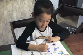 不上学的孩子，都在家里干嘛？生无可恋的狗子：赶紧开学吧图片