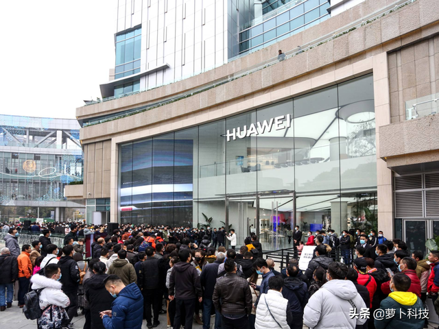 华为成都旗舰店开业，五大场景智慧生活任你畅玩