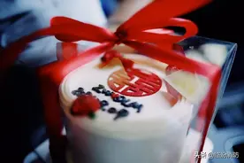 求婚！消防员男友送上浪漫教师节礼物图片